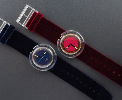null SWATCH, lot de 2 montres comprenant les modèles suivants :

-Blue Velvet référence...