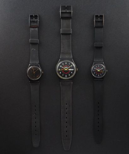 null SWATCH, lot de 3 montres comprenant les modèles suivants :

-Black Magic (Bracelet...