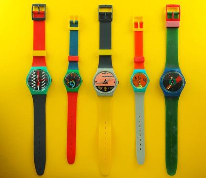 null SWATCH, lot de 5 montres comprenant les modèles suivants :

-Tonga (Bracelet...