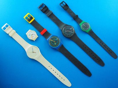 null SWATCH, lot de 5 montres comprenant les modèles suivants :

-Ping pong White...