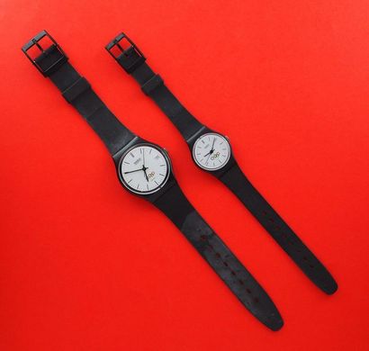 null SWATCH, lot de 2 montres comprenant les modèles suivants :

-Olympia Logo référence...