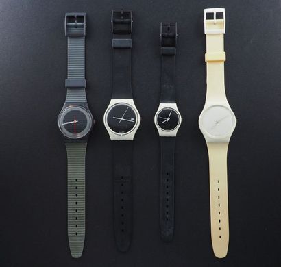 null SWATCH, lot de 4 montres comprenant les modèles suivants :

-Silver Circle (Bracelet...