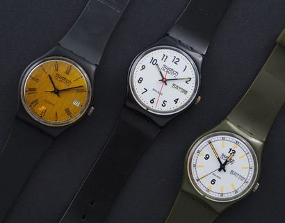null SWATCH, lot de 3 montres comprenant les modèles suivants :

-GB 402 (Jour en...