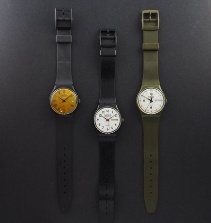 null SWATCH, lot de 3 montres comprenant les modèles suivants :

-GB 402 (Jour en...