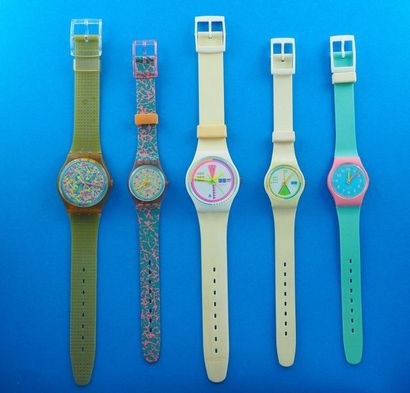null SWATCH, lot de 5 montres comprenant les modèles suivants :

-Rosehip (Bracelet...