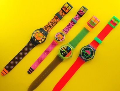 null SWATCH, lot de 4 montres comprenant les modèles suivants :

-Wipeout (Bracelet...