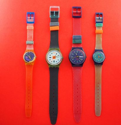 null SWATCH, lot de 4 montres comprenant les modèles suivants :

-Pink Podium (Bracelet...