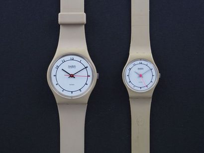 null SWATCH, lot de 2 montres comprenant les modèles suivants :

-Beige Arabic (...