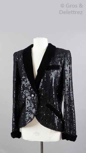 GIVENCHY Haute Couture n°60942 circa 1990 Veste smoking pailletée noire, col châle,...