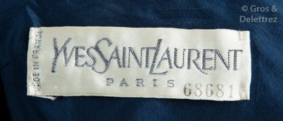 Yves SAINT LAURENT Haute Couture n°68681 Printemps/Eté 1993 Manteau du soir en ottoman...