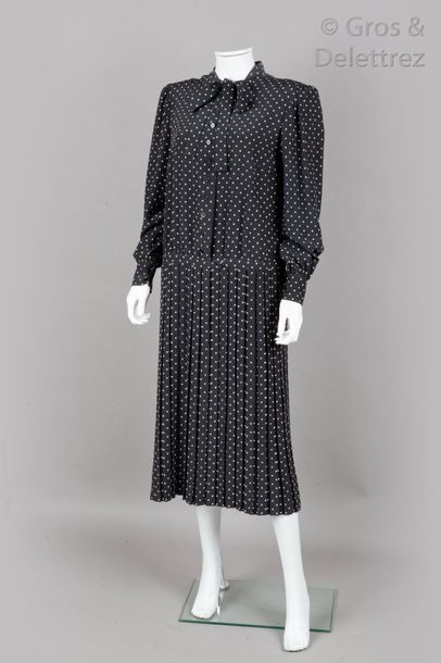 LANVIN Haute Couture n°1337/CB - 1351/CB Lot composé de deux robes chemise, l’une...