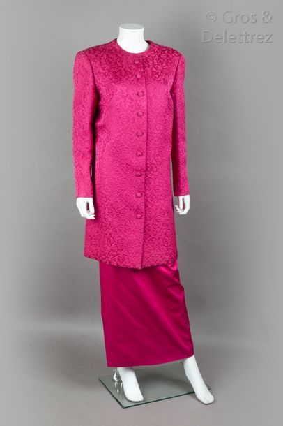 LANVIN Haute Couture n°1418CB Ensemble composé d’un manteau en broché fuchsia encolure...
