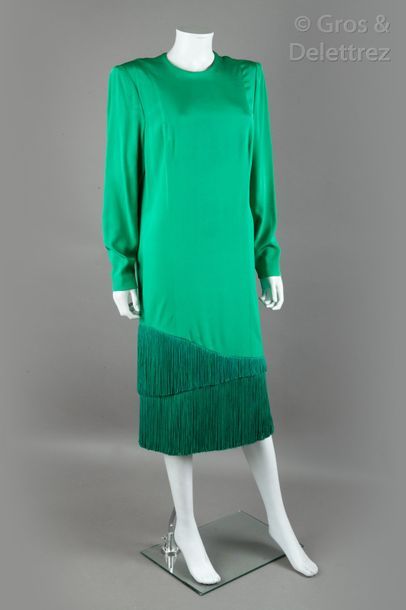 LANVIN Haute Couture n°1362/CB Robe droite de cocktail en soie vert gazon, encolure...