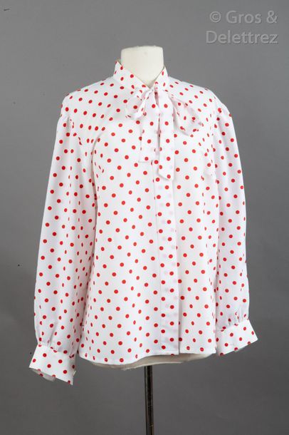 LANVIN Haute Couture, Boutique Lot composé de cinq blouses en soie imprimée à motif...