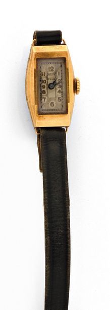 null BRACELET MONTRE en or jaune 750MM, boucle ardillon métal, vers 1920

Poids :...