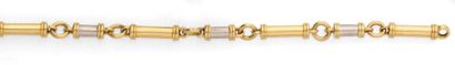 null BRACELET made of 750MM yellow gold sticks and rings

Weight: 26.60 gEF