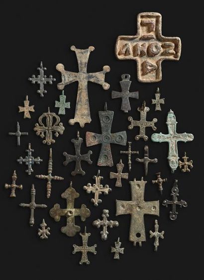 null Lot de 31 croix byzantines en bronze
EVE