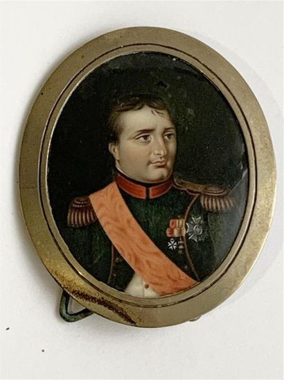 null Ecole FRANCAISE, vers 1810
Portrait de l'empereur Napoléon
Miniature ovale sur...