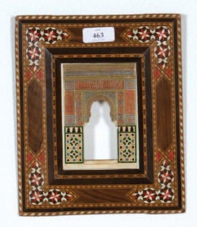 null CADRE en bois et marqueterie d'essences diverses, de style orientalisant, encadrant...