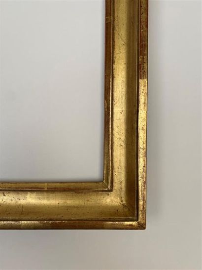 null CADRE en bois mouluré et doré 
Epoque Louis XVI 
26 x 20,5 x 4 cm