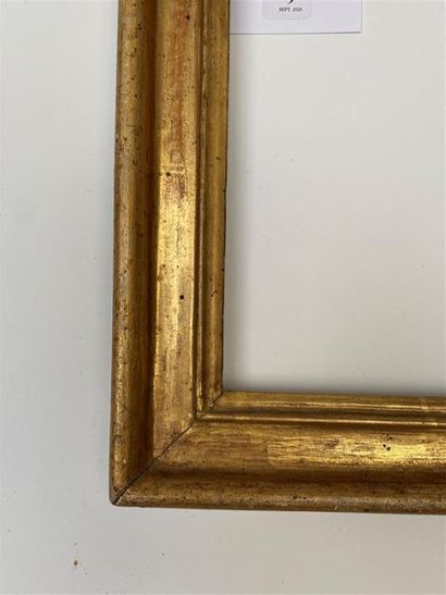 null CADRE dit "à Cassetta" en bois mouluré et doré.
Italie, XVII-XVIIIème siècle
21...