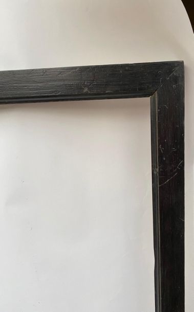 null CADRE en bois mouluré noirci 
Italie, XIXème siècle 
117 x 105 x 7,5 cm