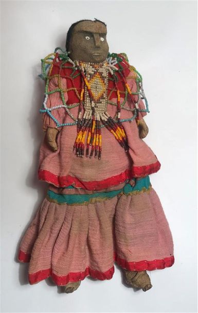null Tonto Apache doll 
Tonto Reserve, Payson Arizona USA circa 1920 - 1930
Deerskin,...