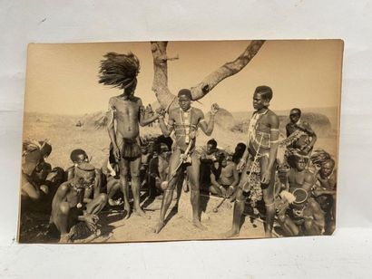 null Lot of 5 black and white photographs from the 1920s or 1930s representing Zulu...