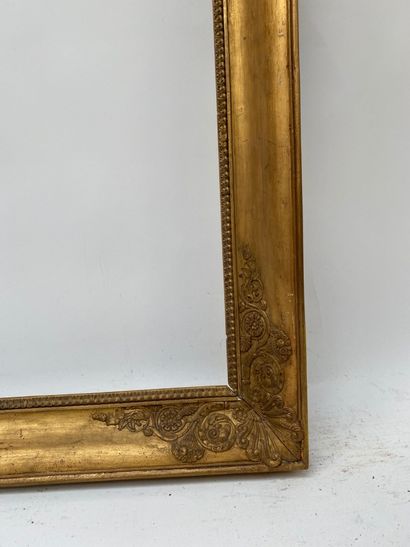 null Gilded wood and paste frame with raise-of-heart decoration and rinceaux and...