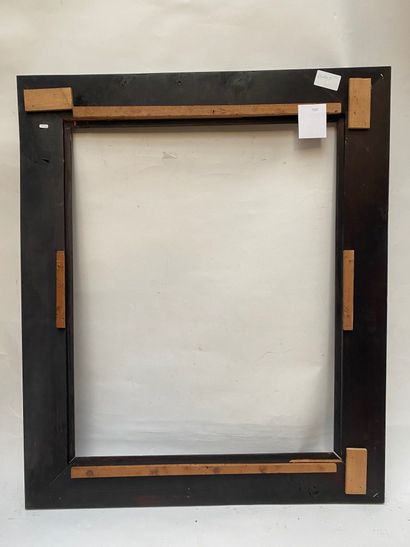 null Moulded and stained wood frame with wide flat surface 

Early 20th century 

78.5...