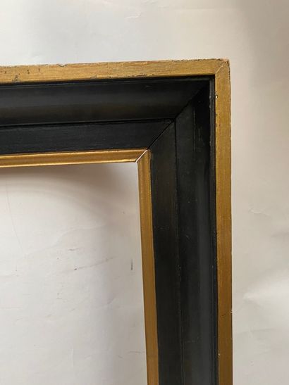 null Blackened and gilded wooden grooved frame 

nineteenth century 

99 x 75 x 8.5...