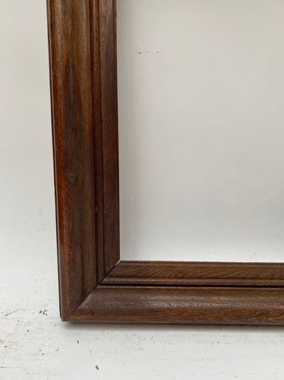 null Moulded oak frame. 

Late 19th century

42 x 35 x 8.5 cm