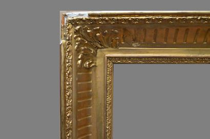 null Wooden frame and gilded stucco called "with channels". 
19th century. (missing)...