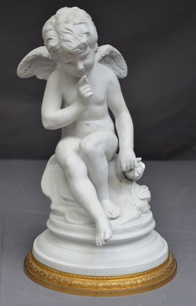 null Sèvres, d'après Falconet

L'amour menaçant, 

Statuette en biscuit sur un socle...