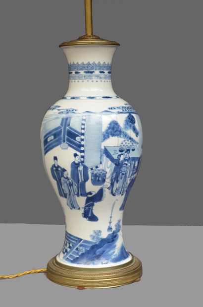 null 
CHINE - Epoque KANGXI (1662 - 1722)




Vase balustre à col évasé en porcelaine...