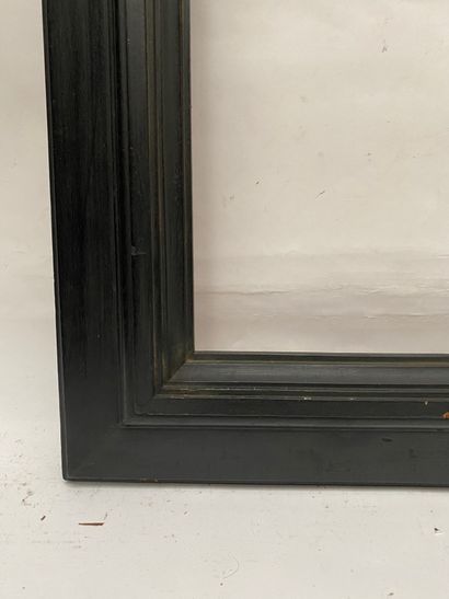 null CADRE à profil renversé en bois mouluré et noirci 

Style Pays-Bas, XIXème siècle

42...