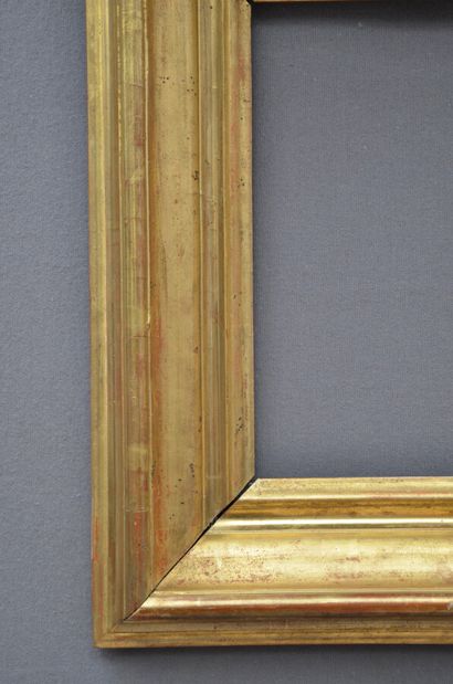 null CADRE en bois mouluré et redoré 

Début du XIXème siècle

22 x 15 x 8cm