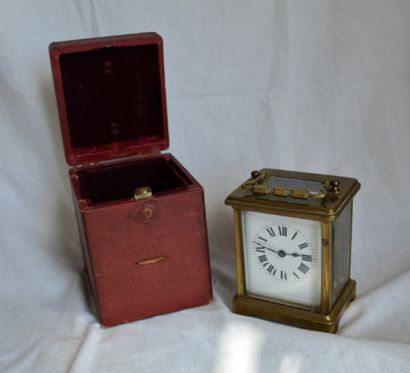 null Brass officer's clock in its case

Height : 14 cm Height : 14 cm