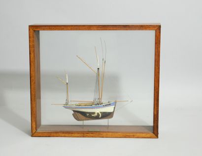 null MAQUETTE of a boat :

Sailboat "Fleurs d'esperance", Dundee Thonier, 1904

Length...