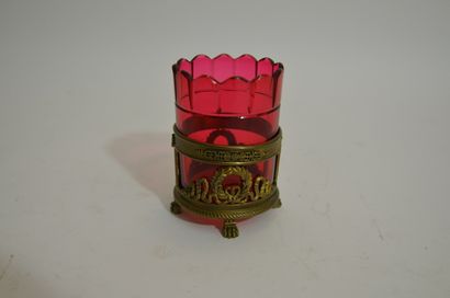 null VASE of cylindrical form, in red crystal. Gilt brass mounting with claw feet...