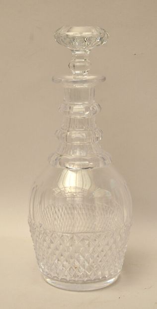 A baluster-shaped crystal carafe with a diamond-cut...