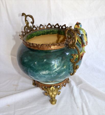 null VASE in barbotine with floral decoration, gilded bronze mounting

Height : 26...