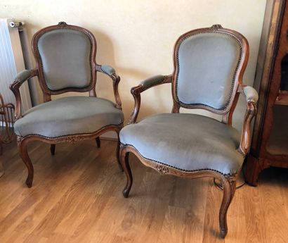 Pair of cabriolet armchairs with violin back...