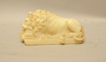  School of the XVIIIth century 
Reclining Lion 
Alabaster on a terrace (angle of...