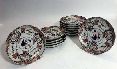 Suite of 12 Imari porcelain plates, decorated...