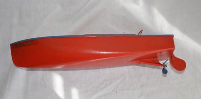 null Canot de course Hornby dans sa boite, bon état

Long. : 32 cm