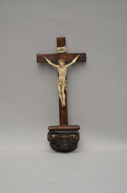 CRUCIFIX in ivory

18th century

Height 33,5...
