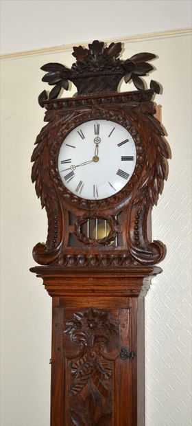 null Oak floor clock, richly carved with foliage and flowers

Saint-Nicolas-d'Aliermont,...