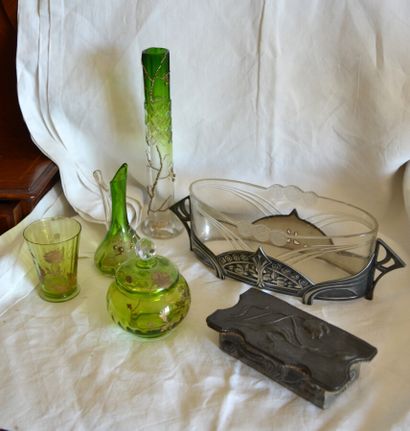 Lot of glassware and silver metal (six p...