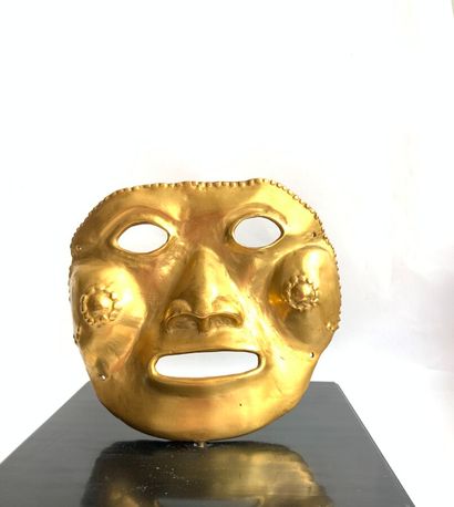 Pre-Columbian style MASK, Quimbaya culture,...